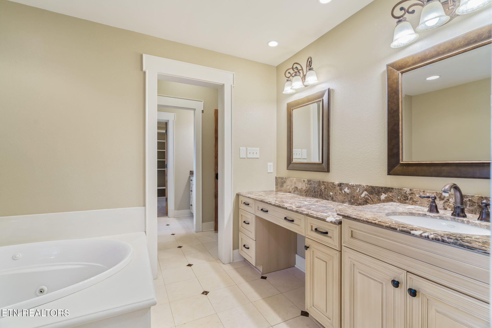 6435 Cobblecreek Way