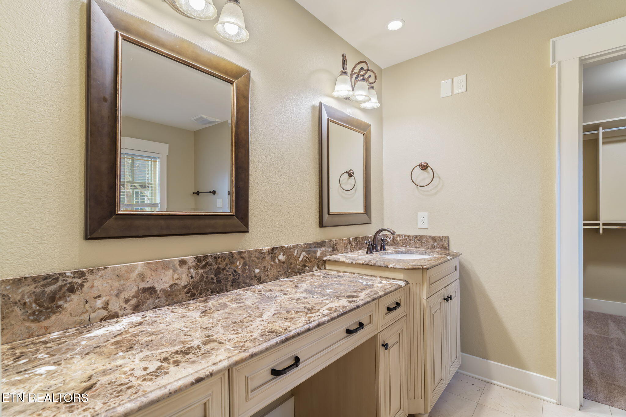 6435 Cobblecreek Way