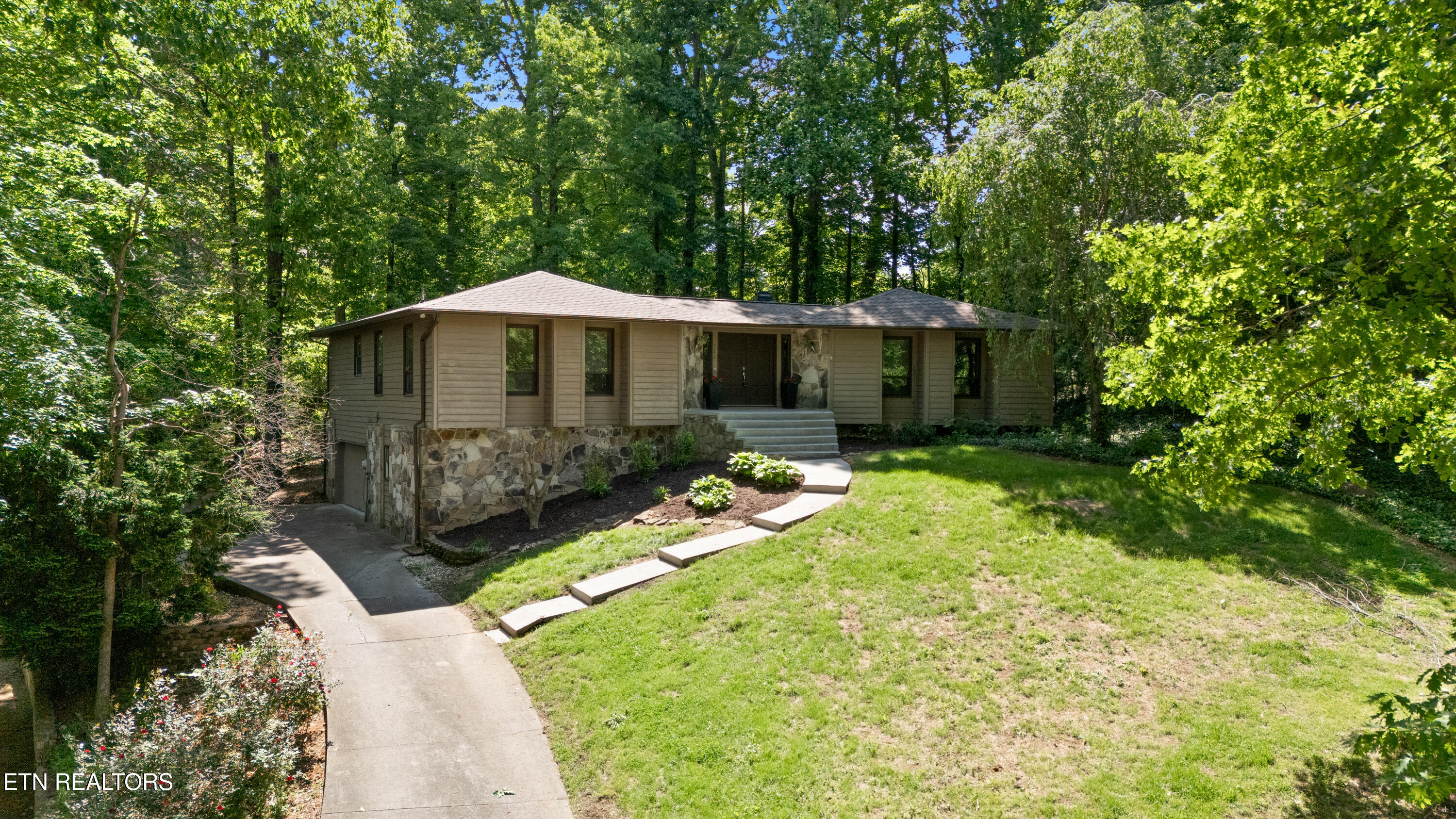 302 Saint Andrews Drive