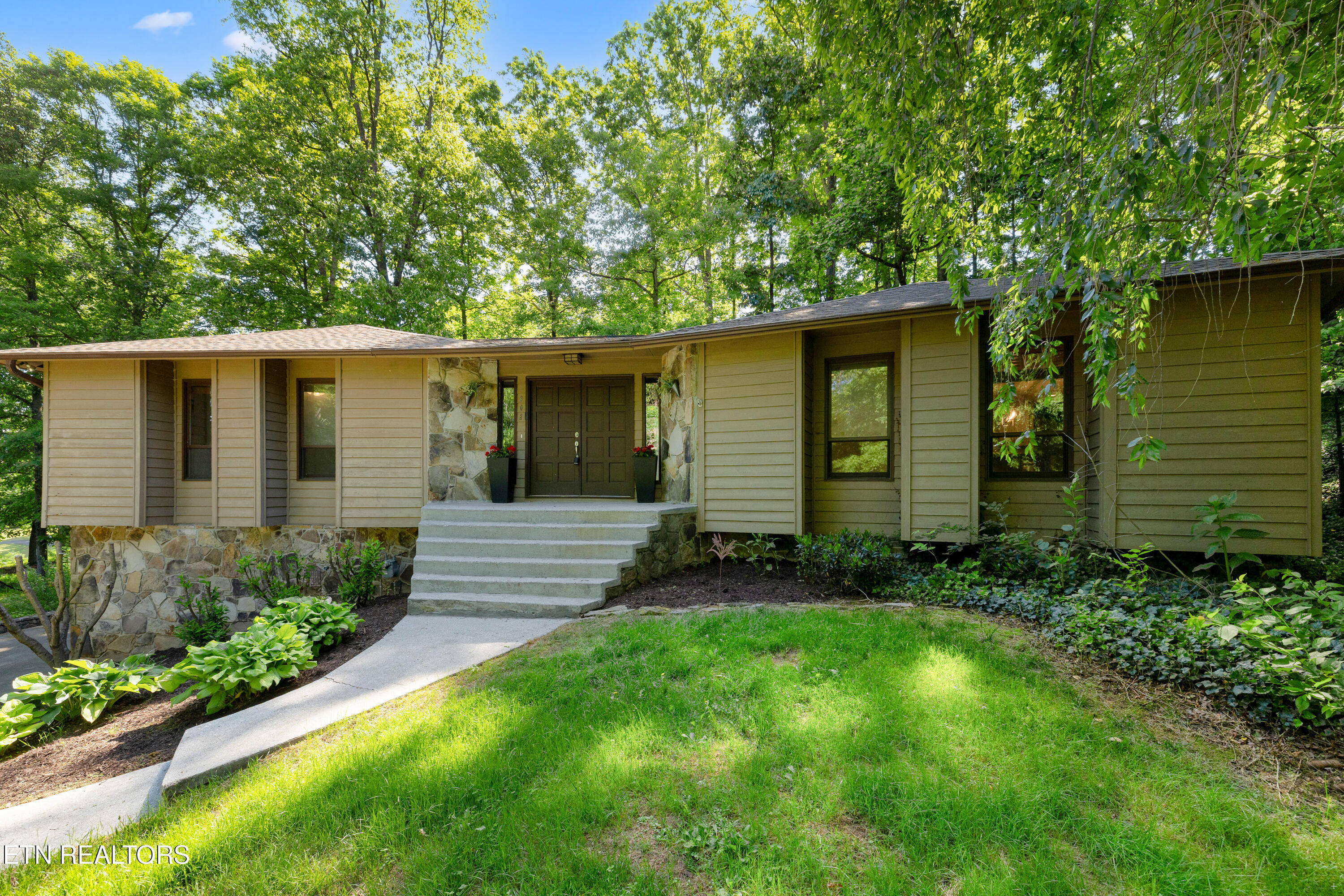302 Saint Andrews Drive