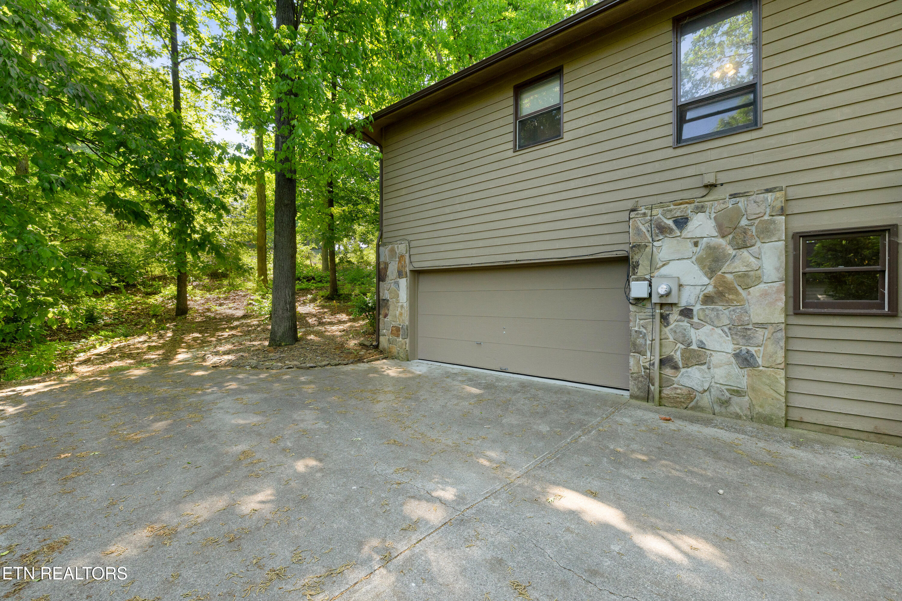 302 Saint Andrews Drive