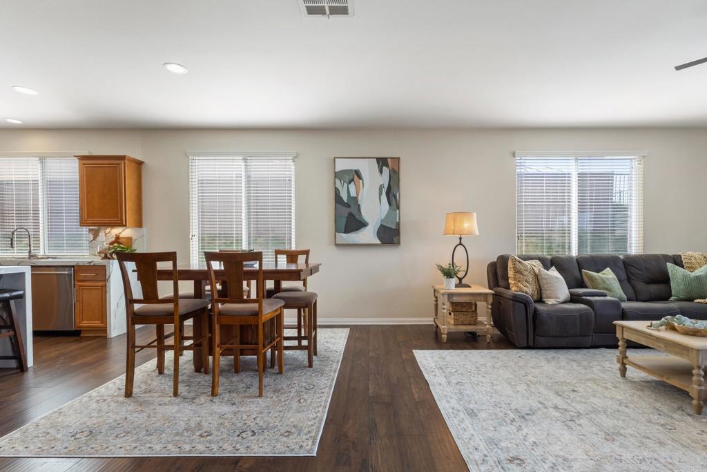 2152 Rocky Point Way