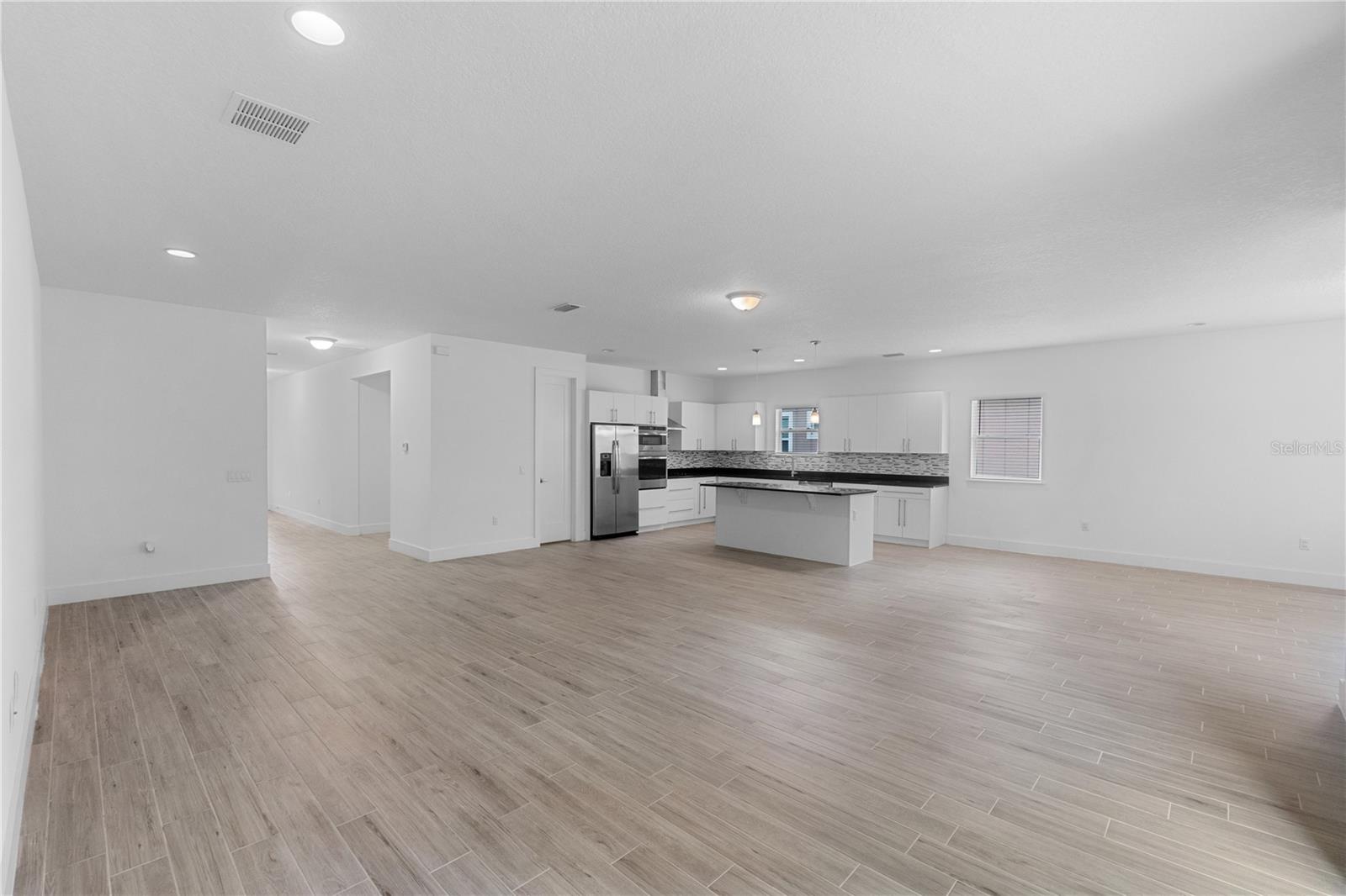 1812 STONEYWOOD WAY