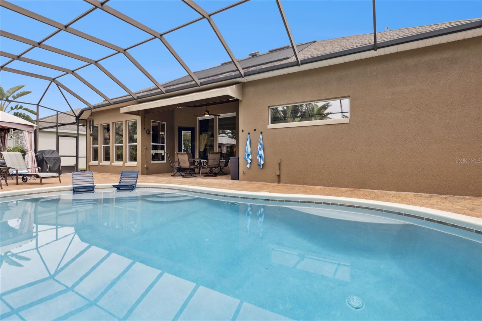 236 HAZELTINE DR