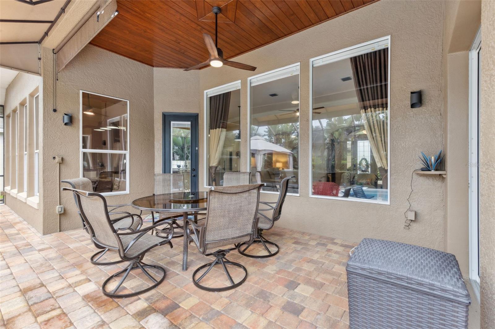 236 HAZELTINE DR