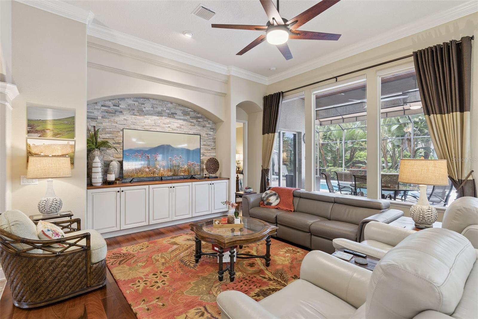 236 HAZELTINE DR