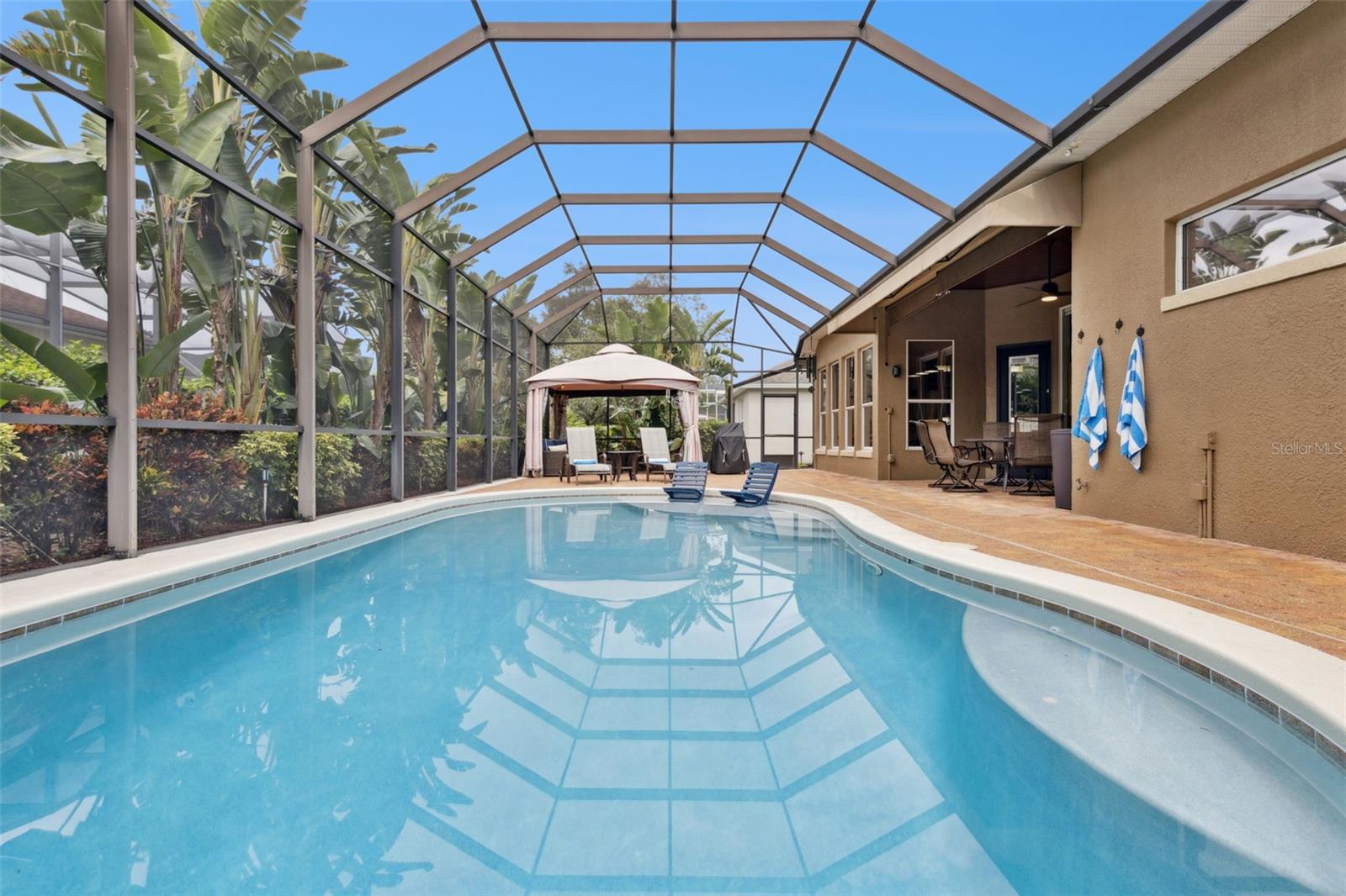 236 HAZELTINE DR