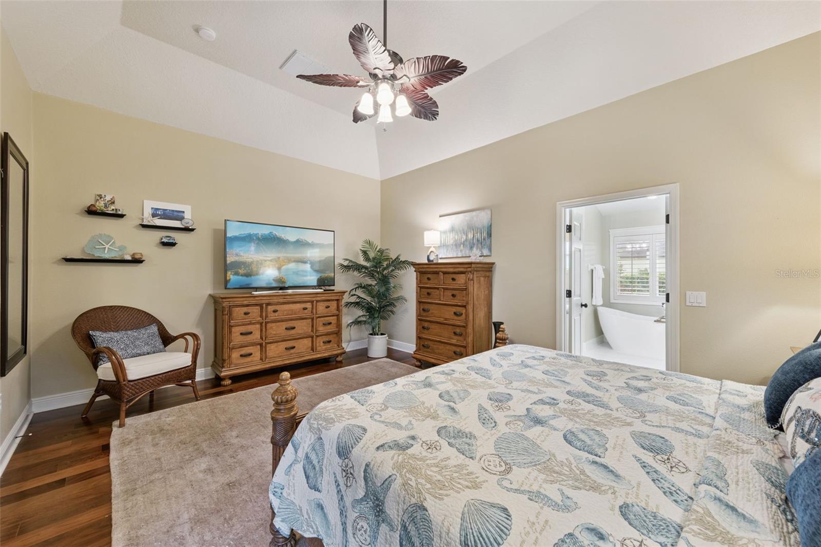 236 HAZELTINE DR