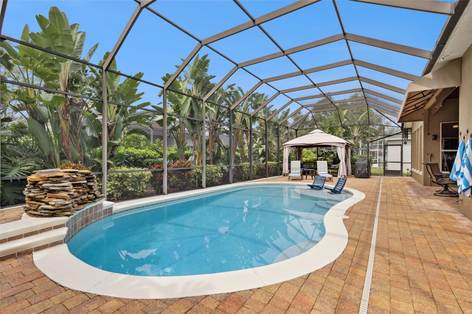 236 HAZELTINE DR