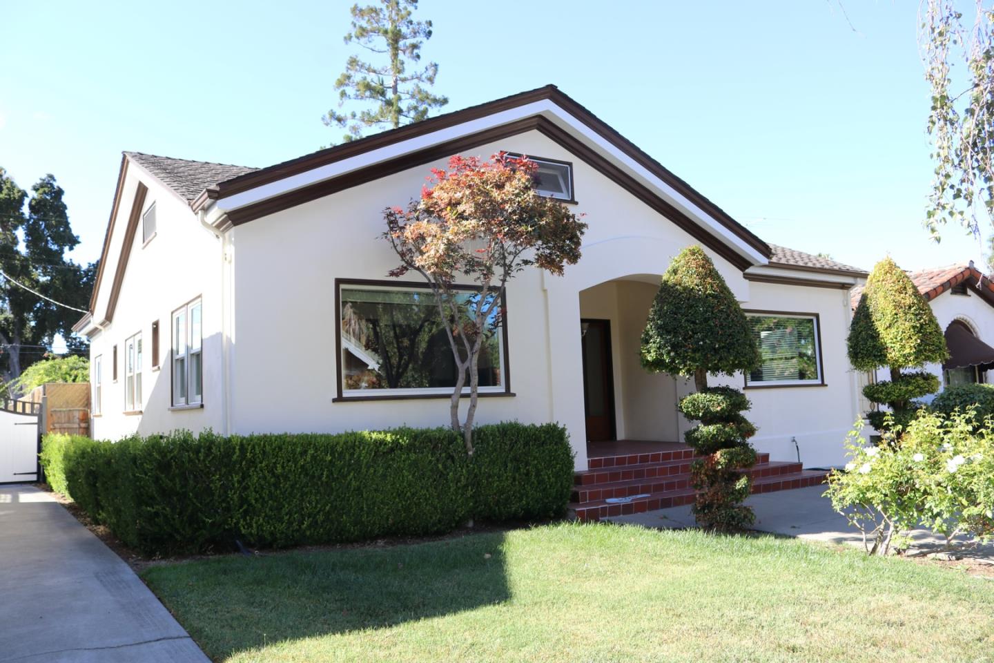 1331 Sierra AVE