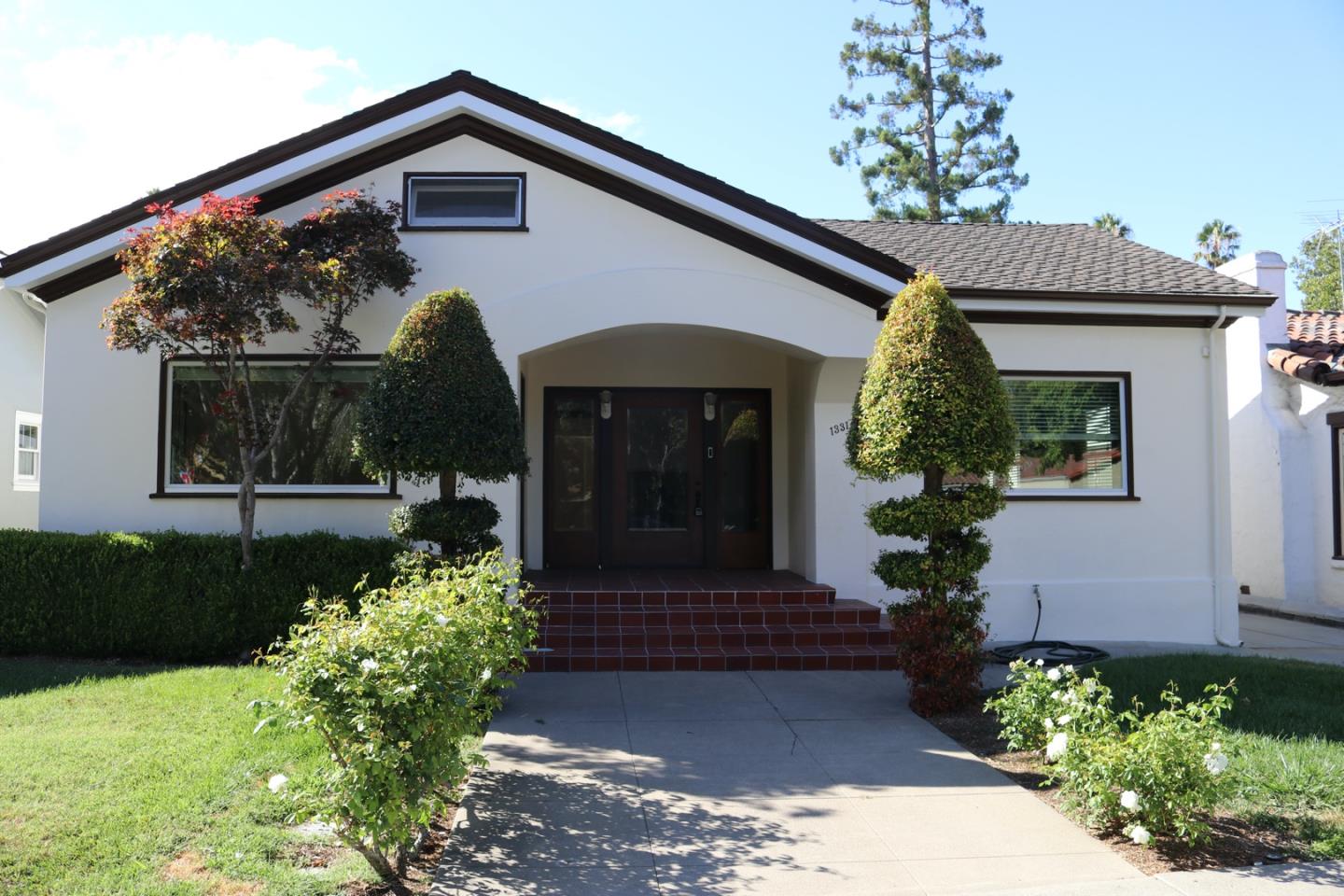 1331 Sierra AVE