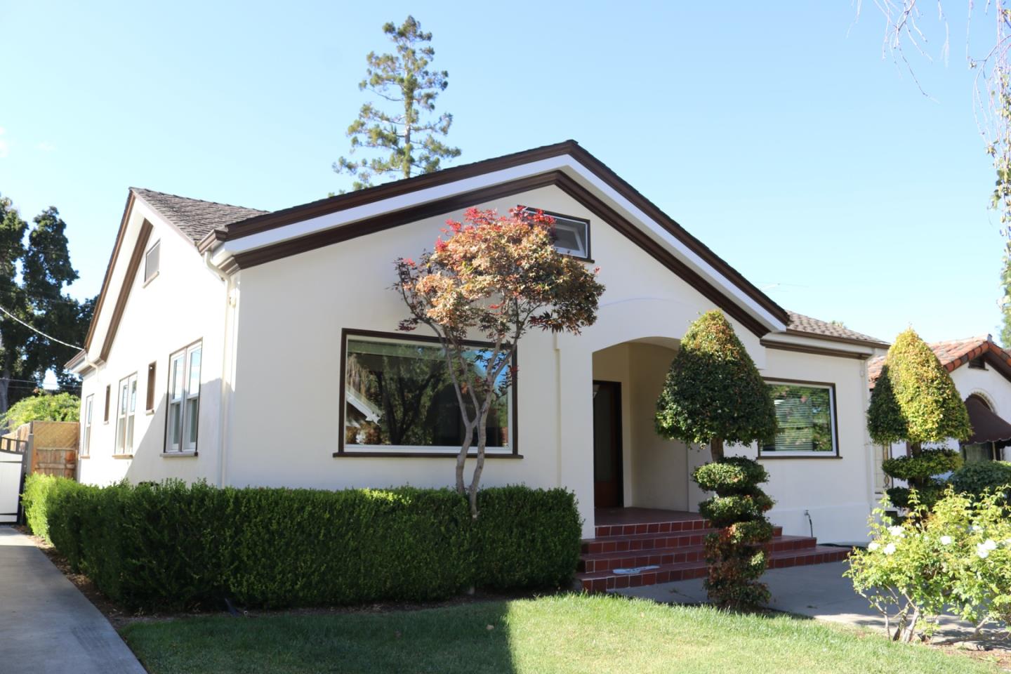 1331 Sierra AVE