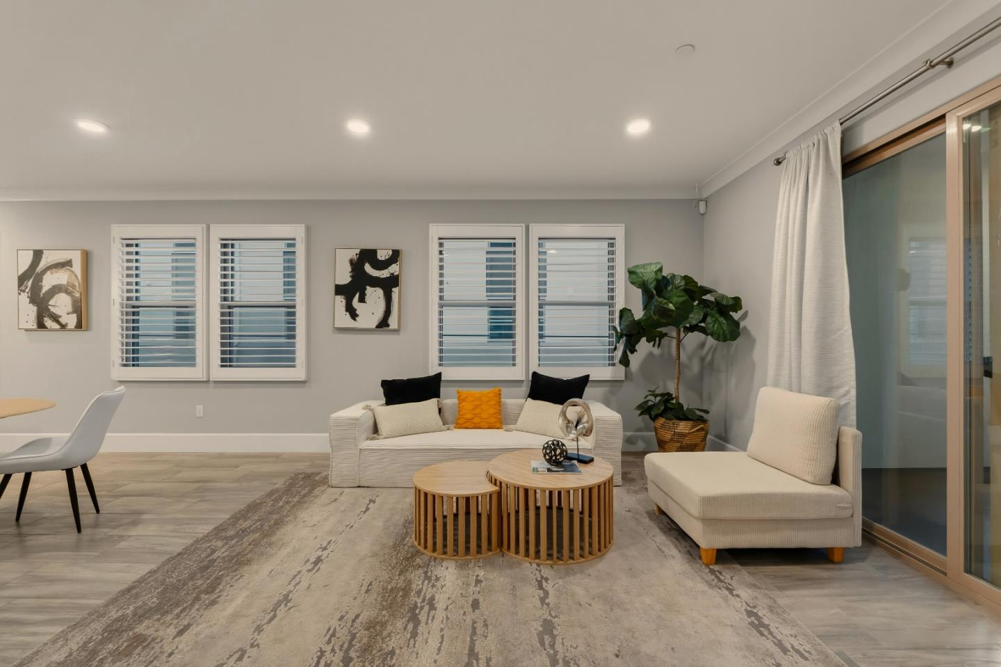 1057 Foxglove Place 202