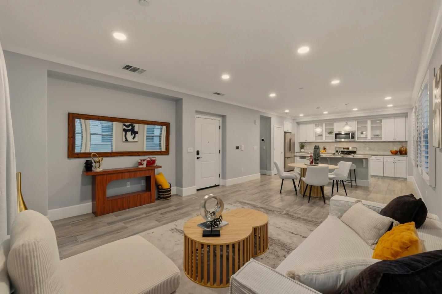 1057 Foxglove Place 202