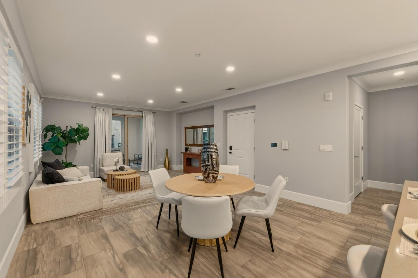1057 Foxglove Place 202