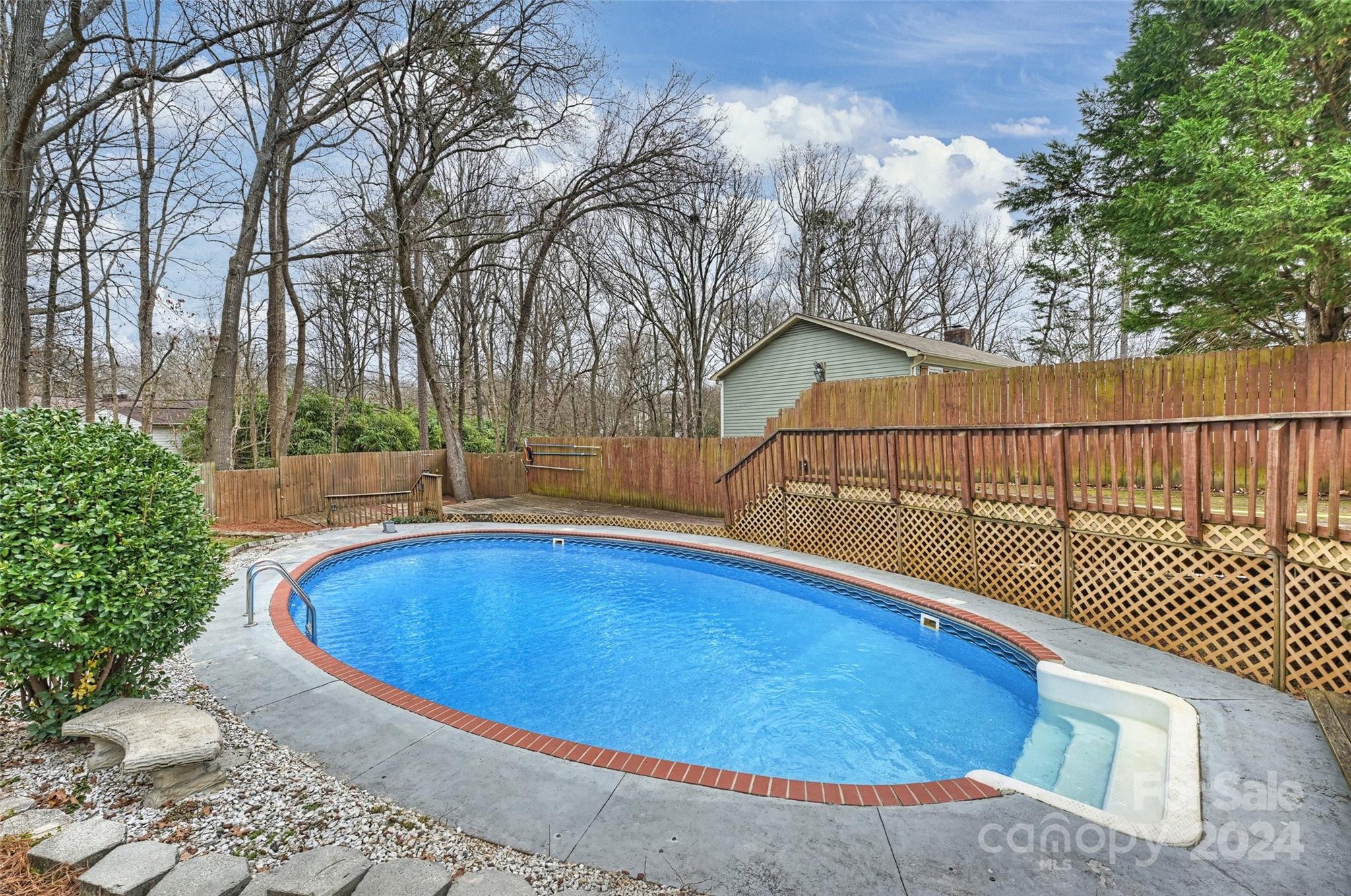 734 MATTINGWOOD Drive