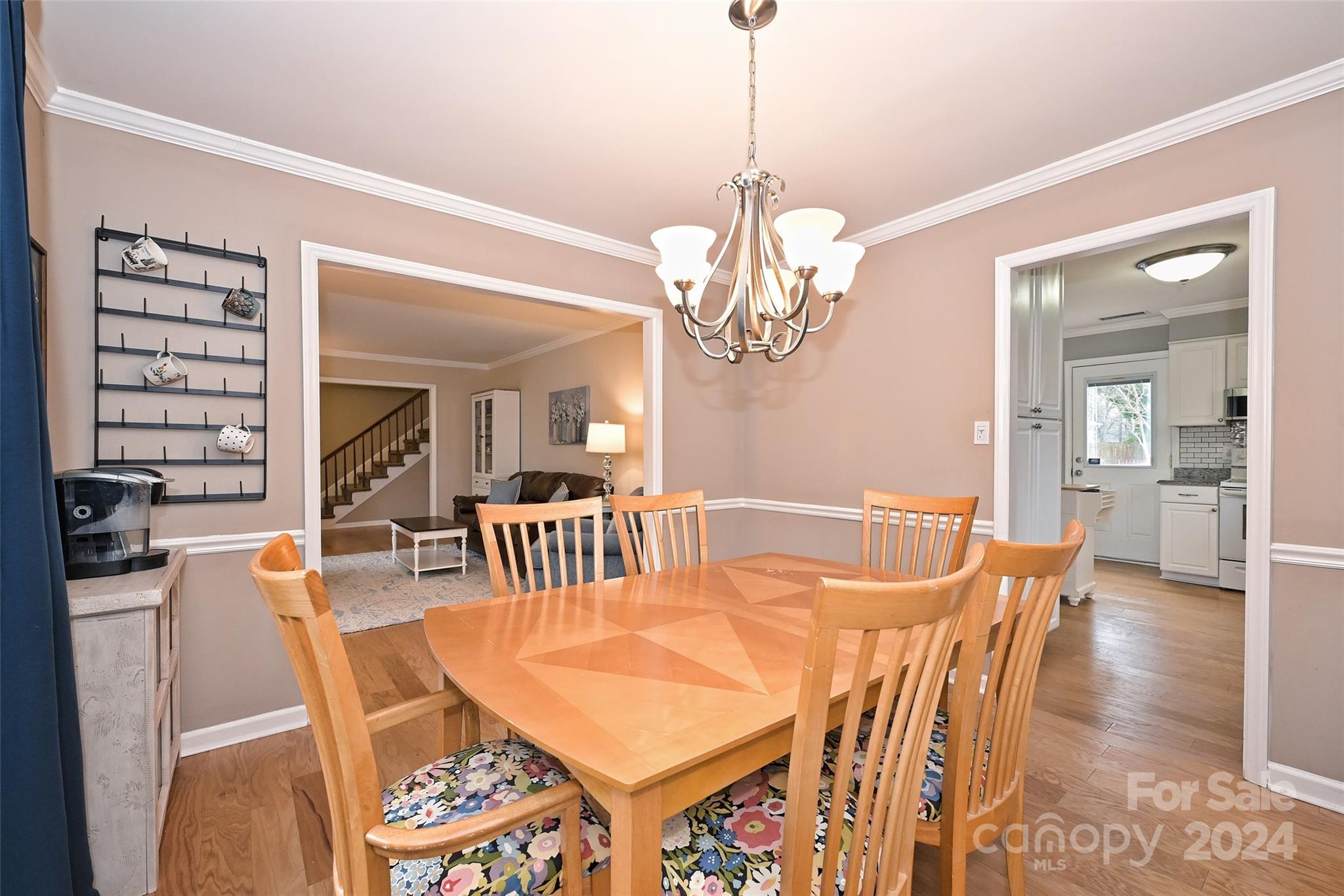 734 MATTINGWOOD Drive
