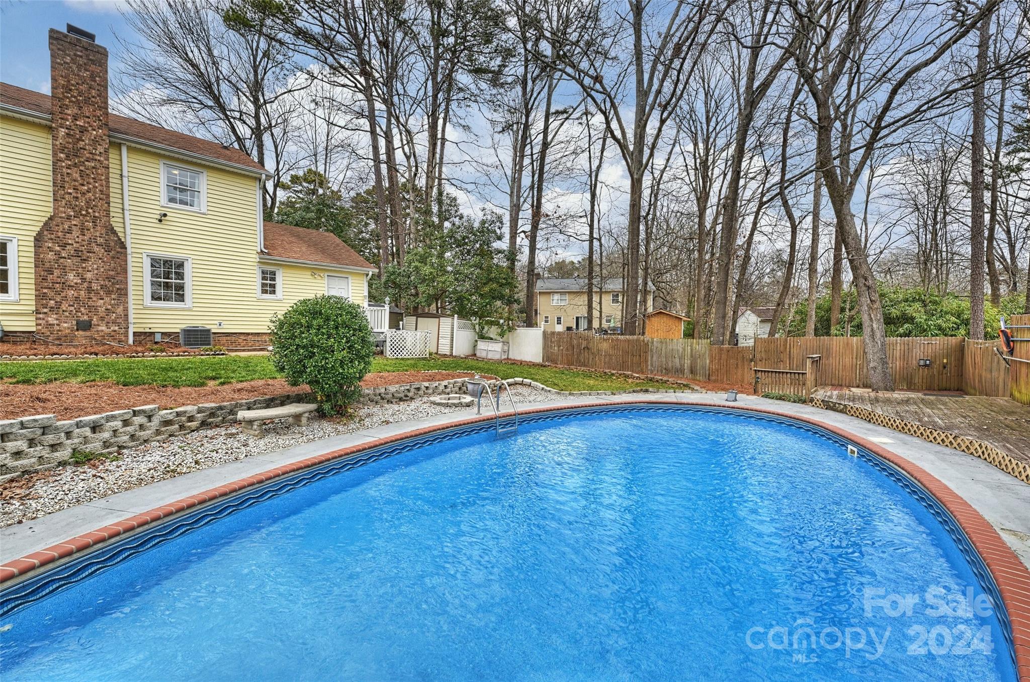 734 MATTINGWOOD Drive