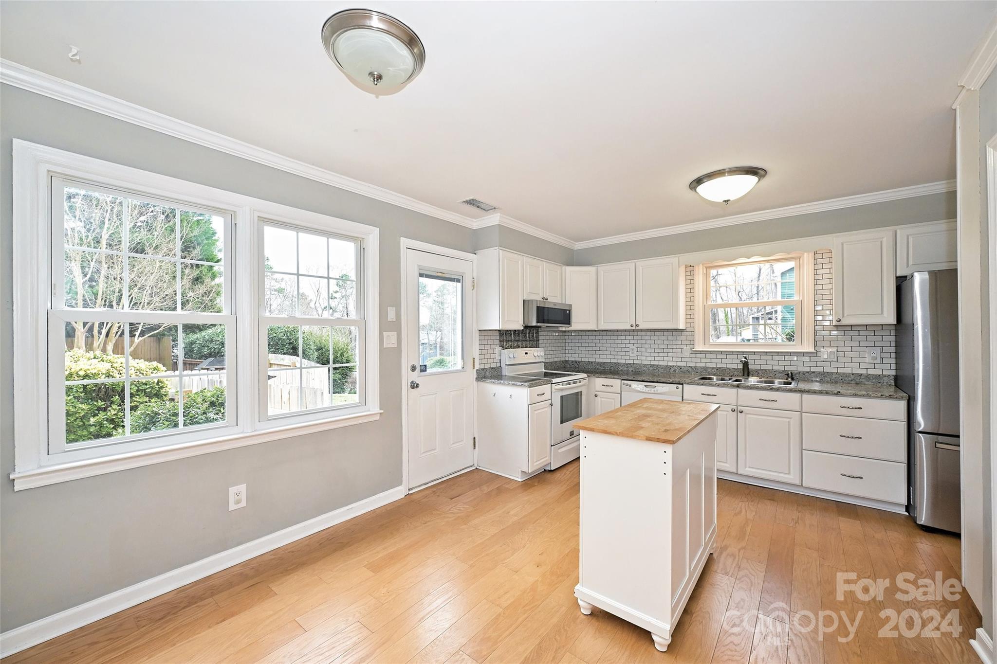 734 MATTINGWOOD Drive