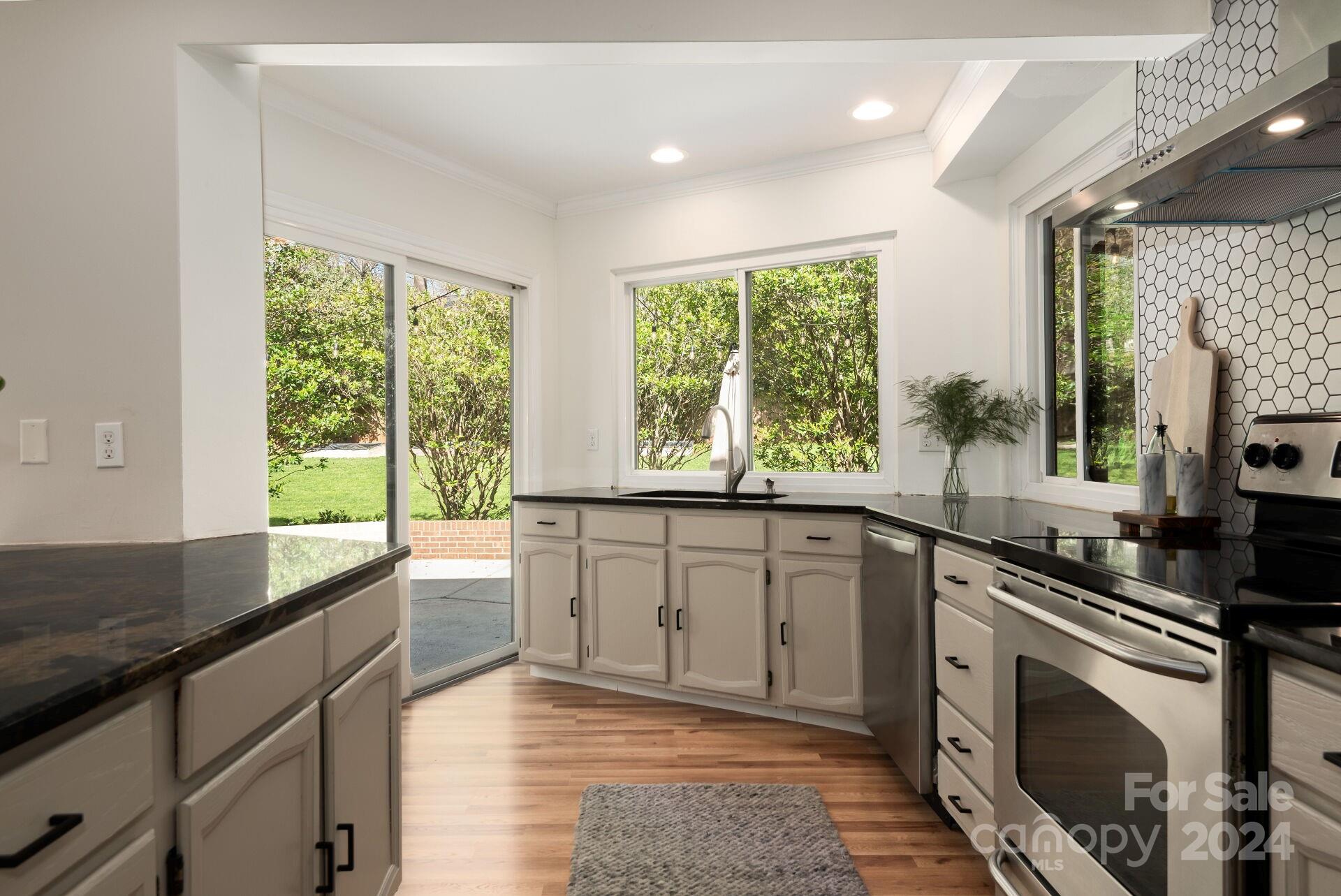 1524 Larochelle Lane