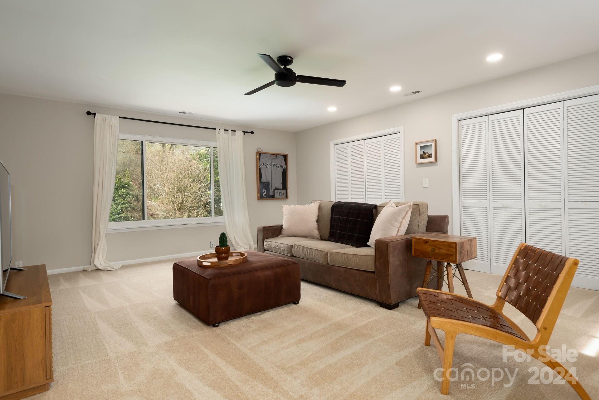 1524 Larochelle Lane