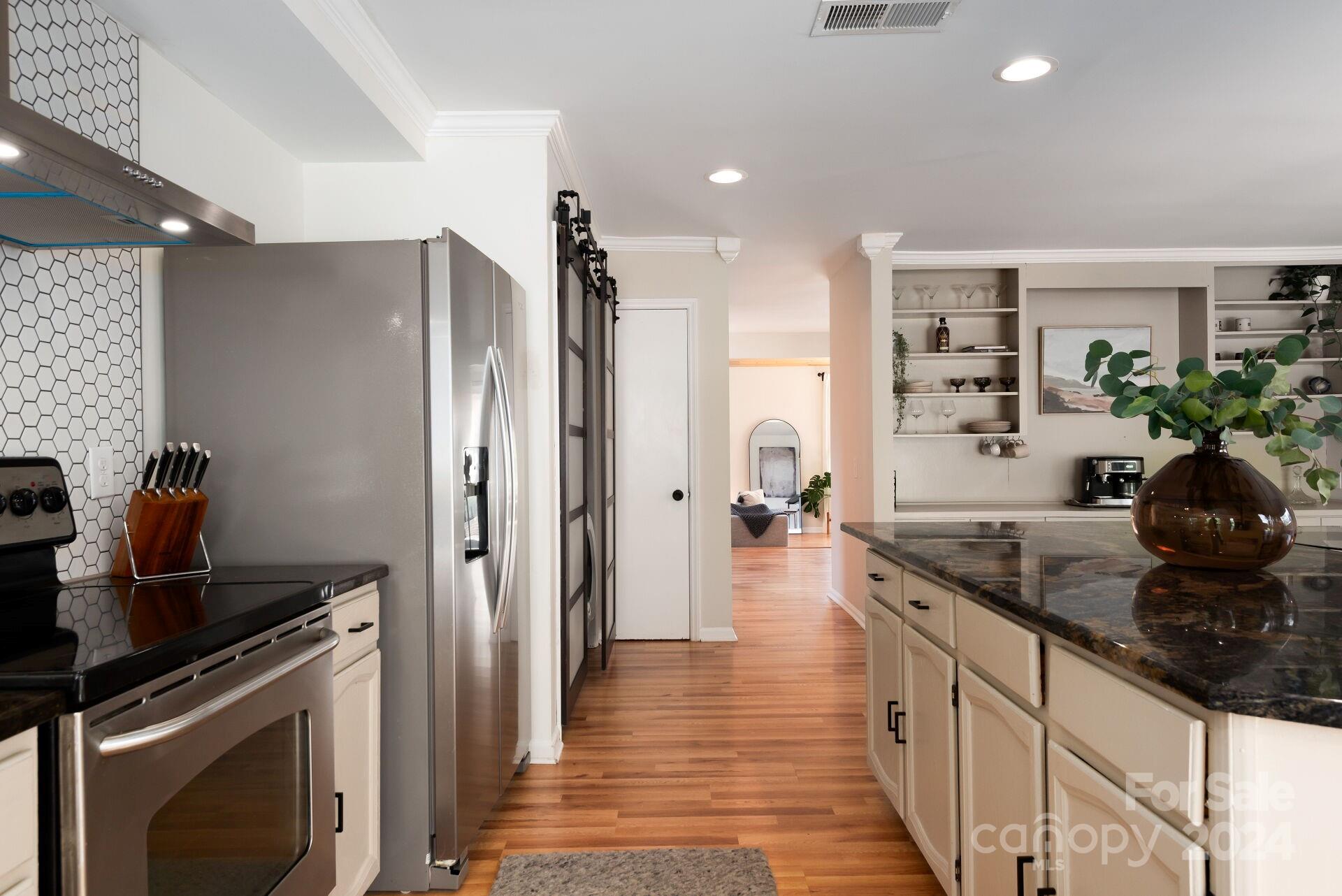 1524 Larochelle Lane