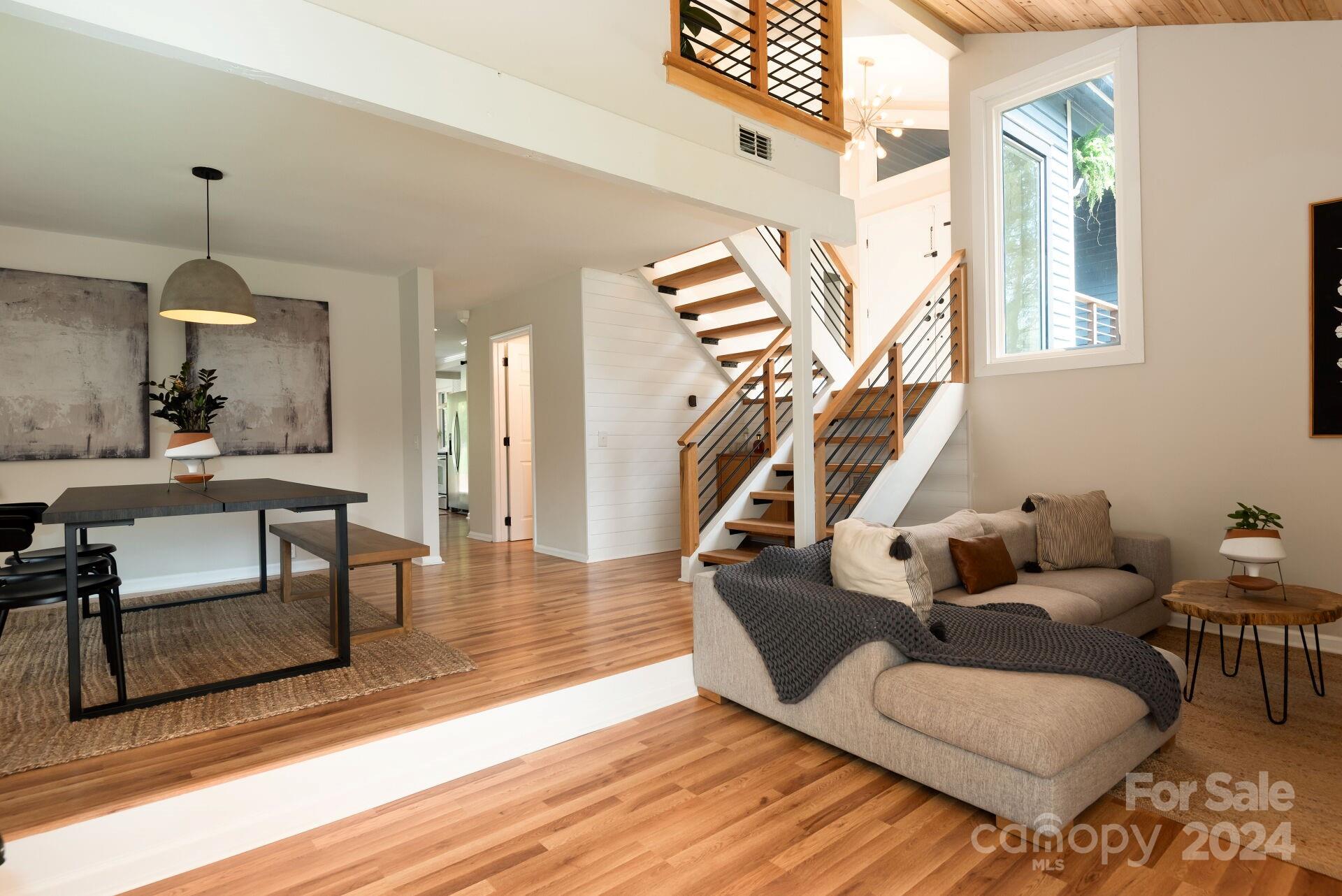 1524 Larochelle Lane