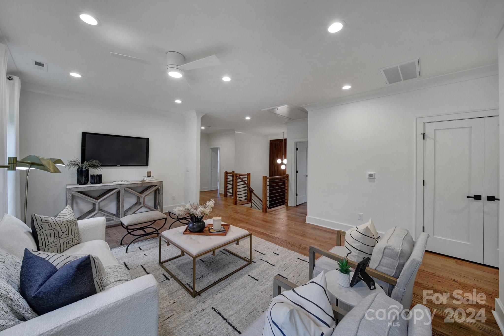 1821 Kensington Drive