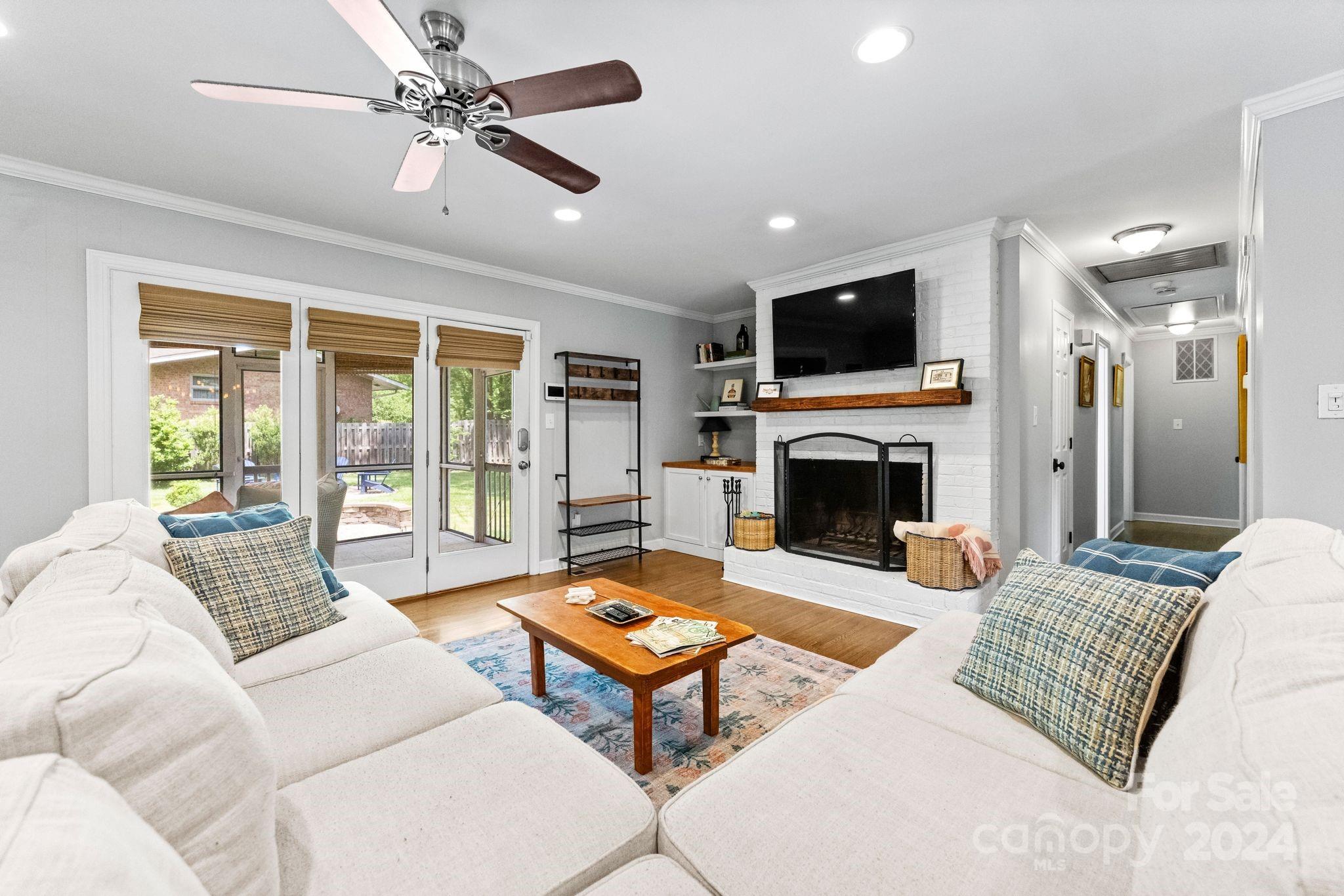 1322 Erinshire Road