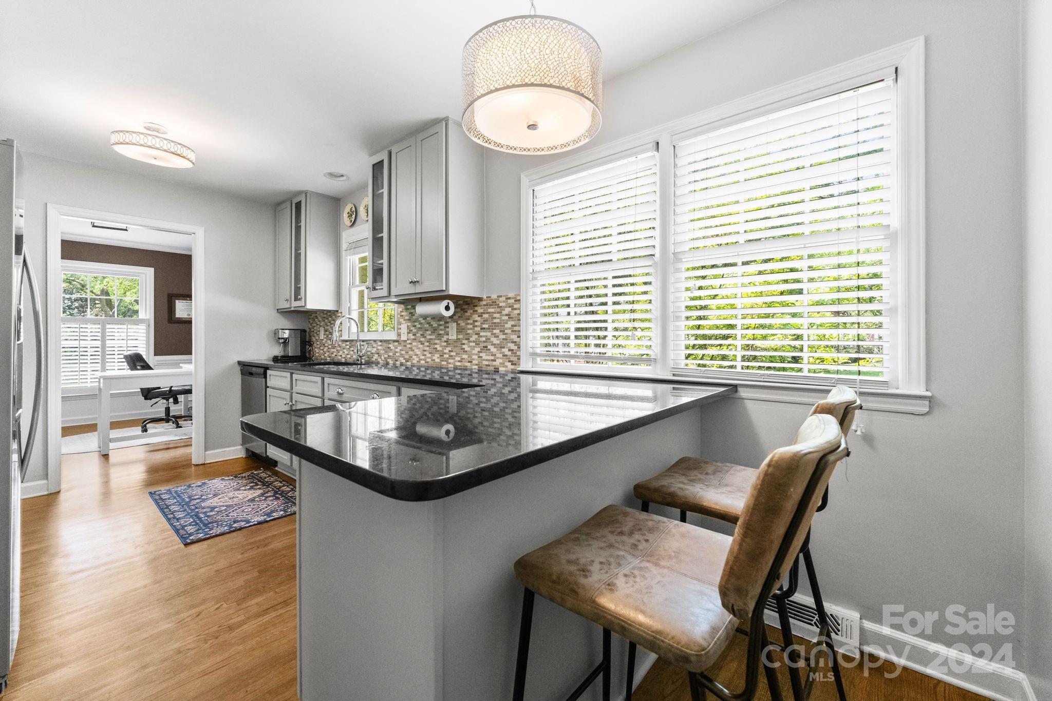 1322 Erinshire Road