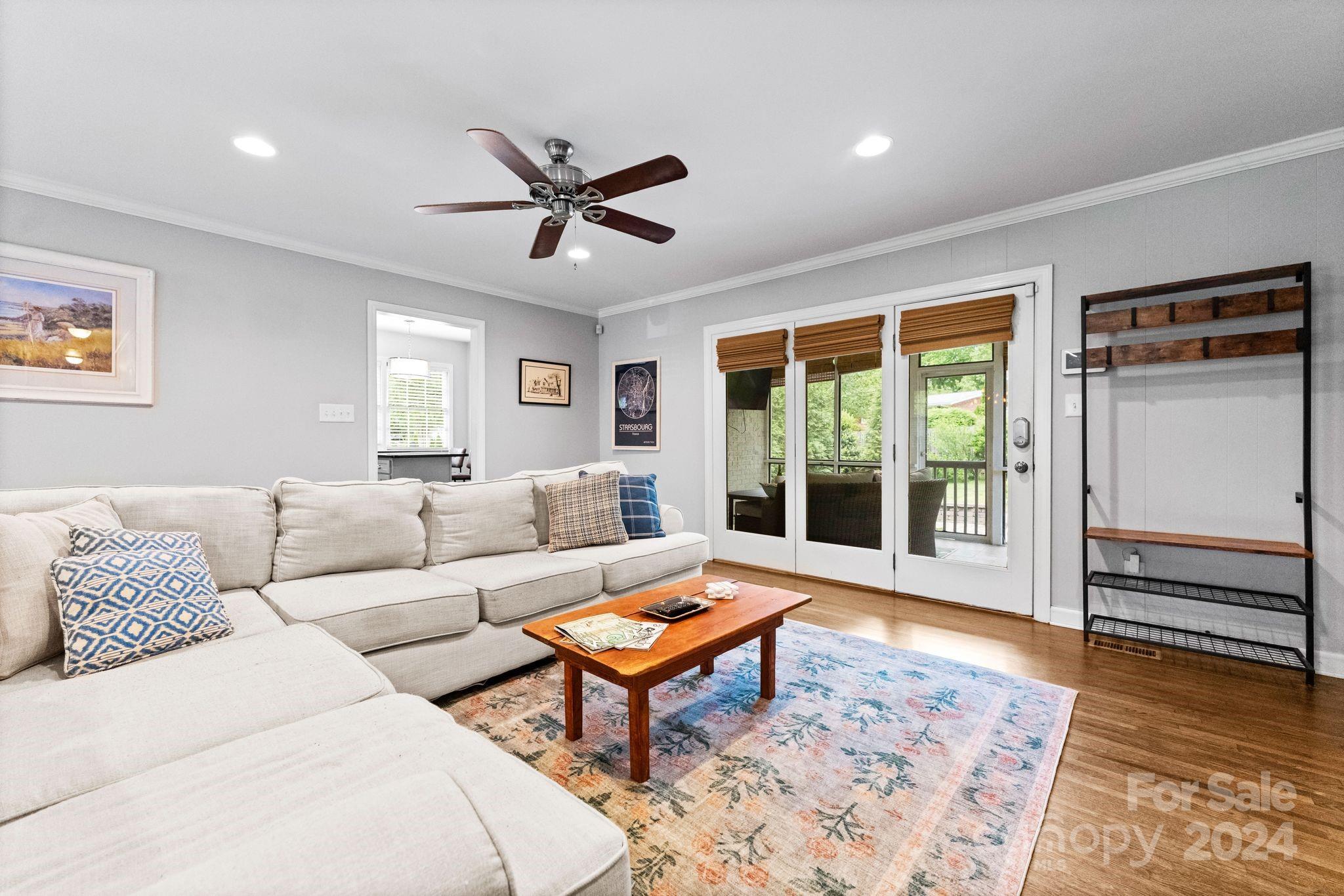 1322 Erinshire Road