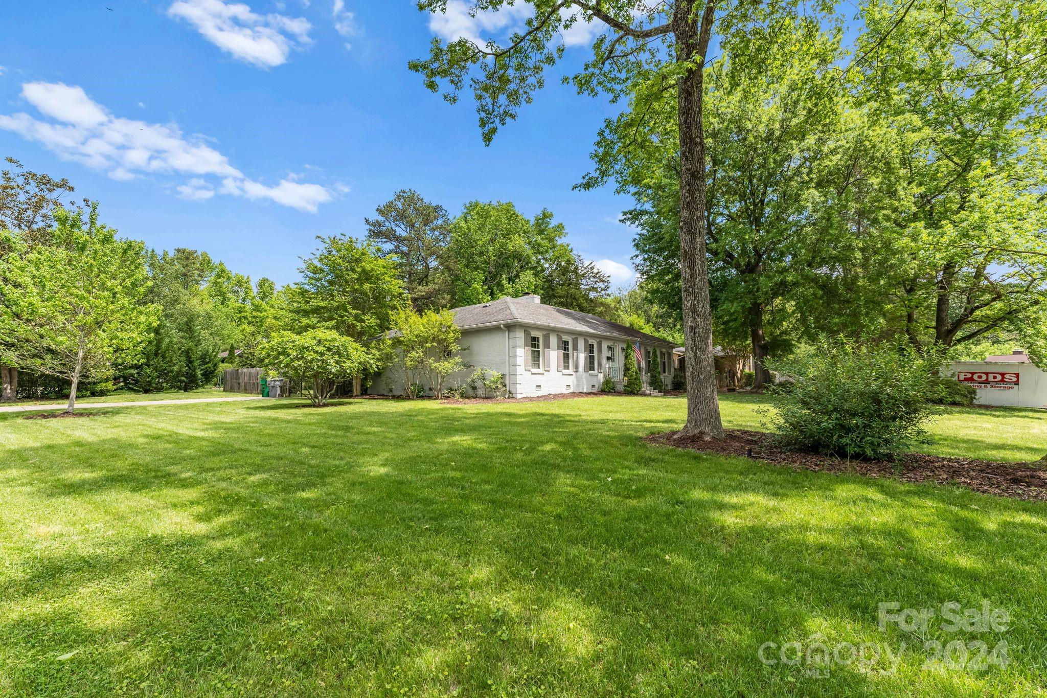 1322 Erinshire Road