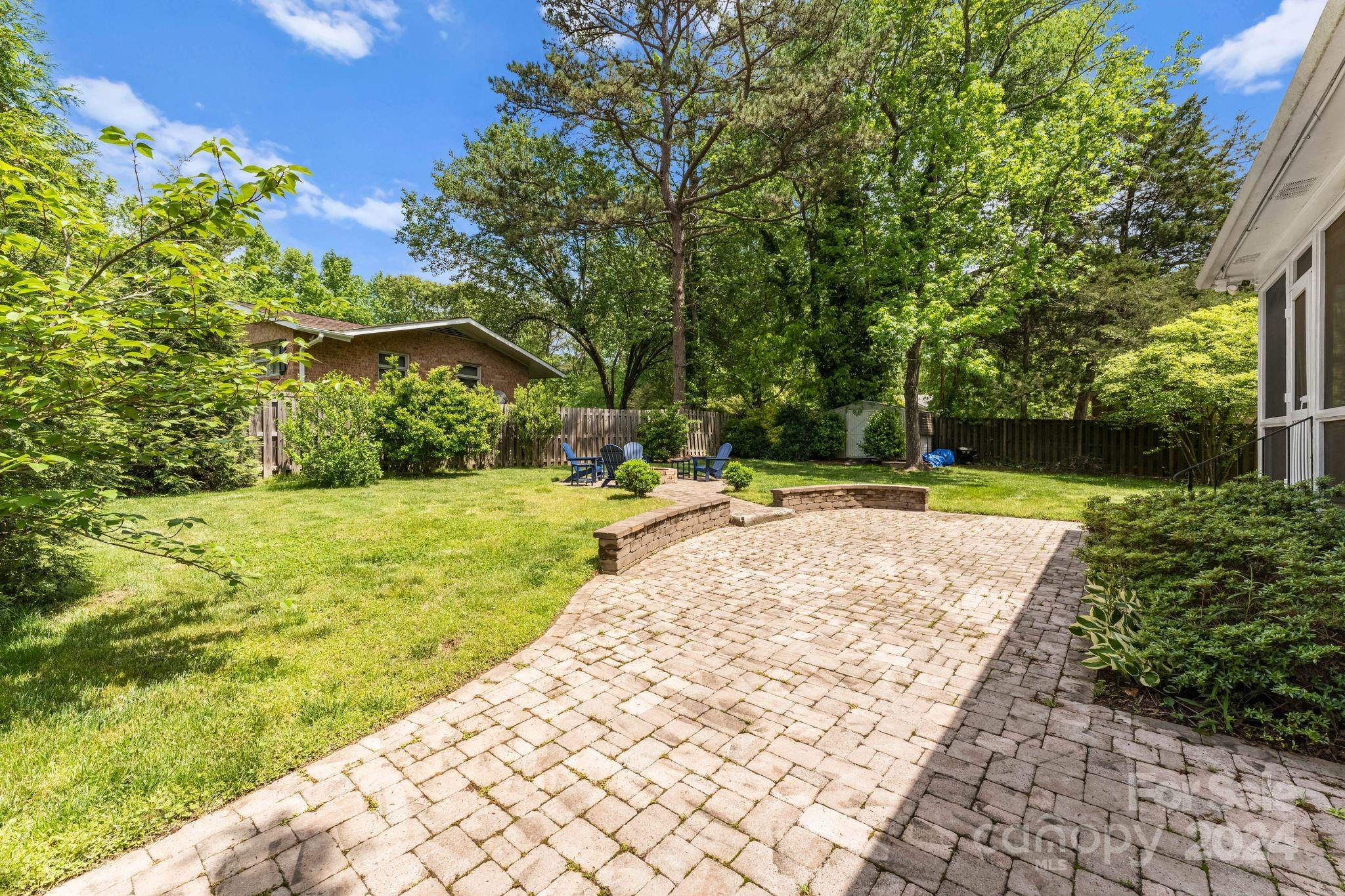 1322 Erinshire Road