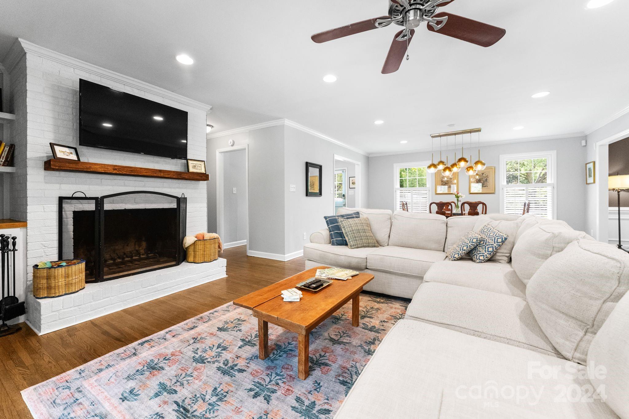 1322 Erinshire Road