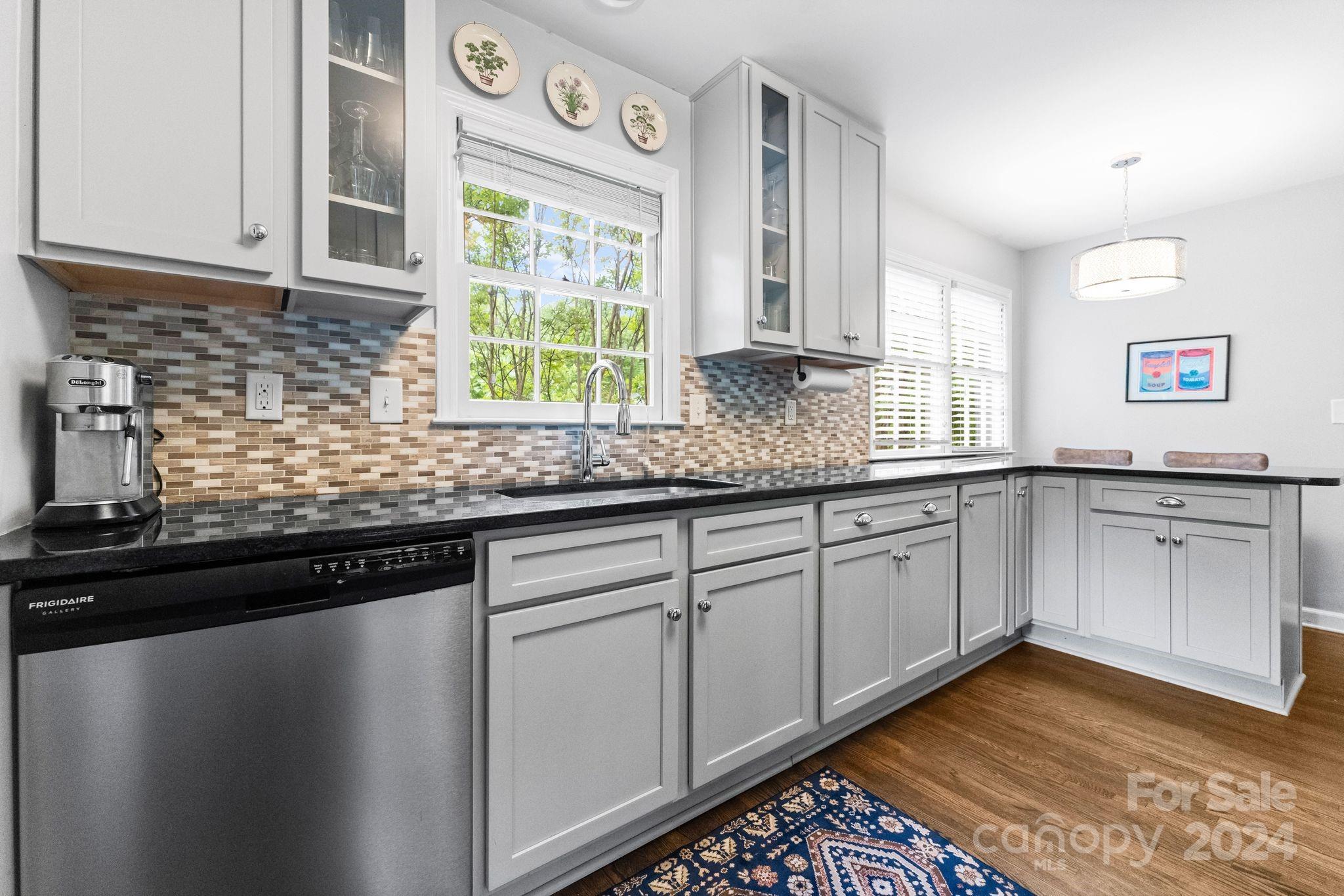 1322 Erinshire Road