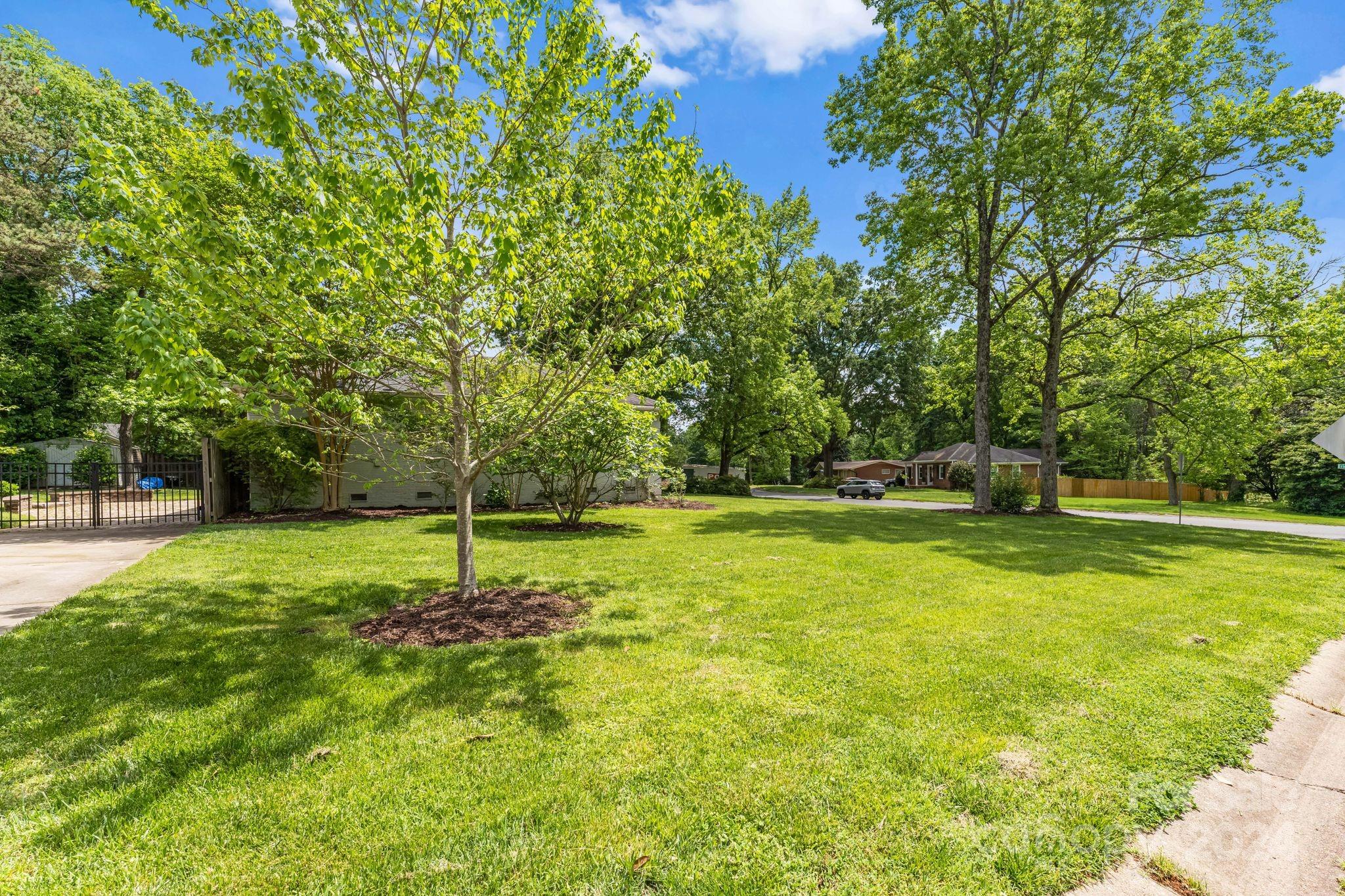 1322 Erinshire Road