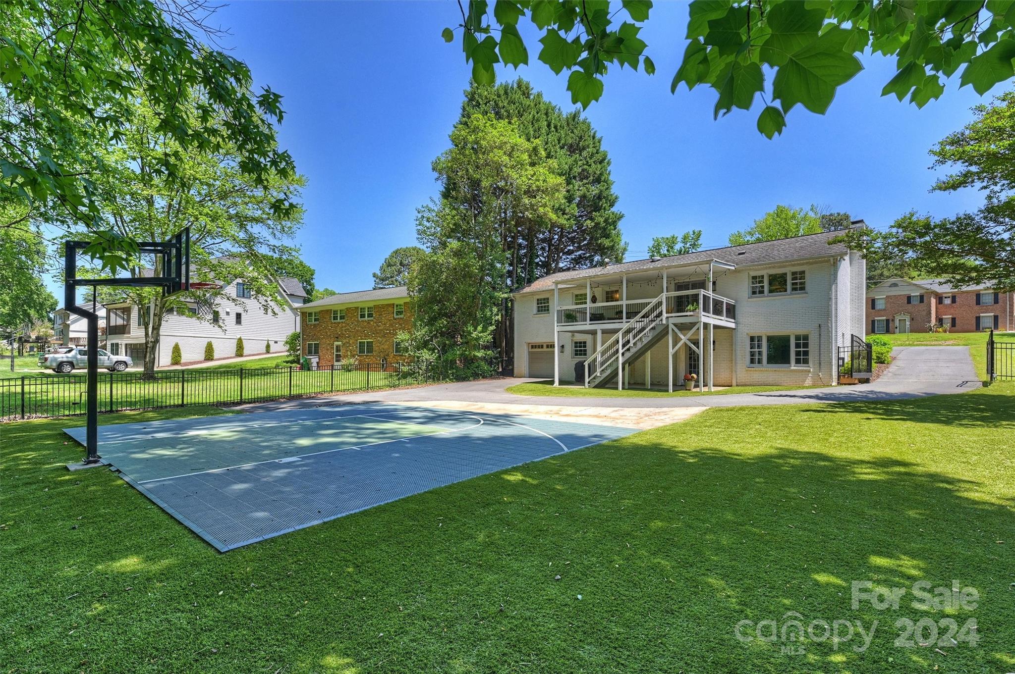 940 Heather Lane