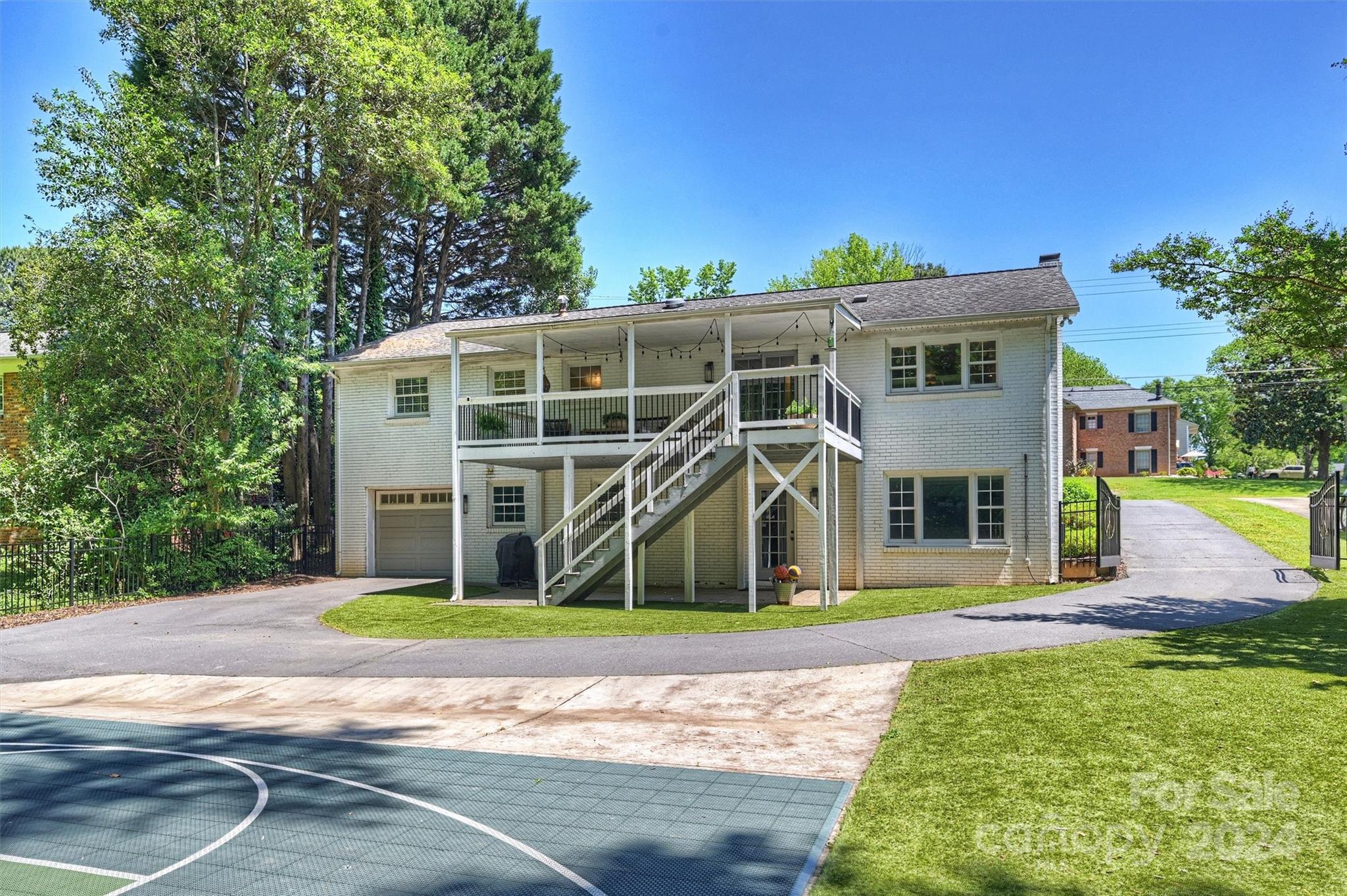 940 Heather Lane