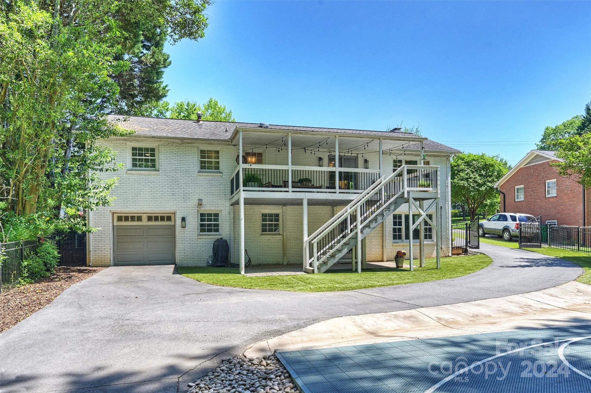 940 Heather Lane