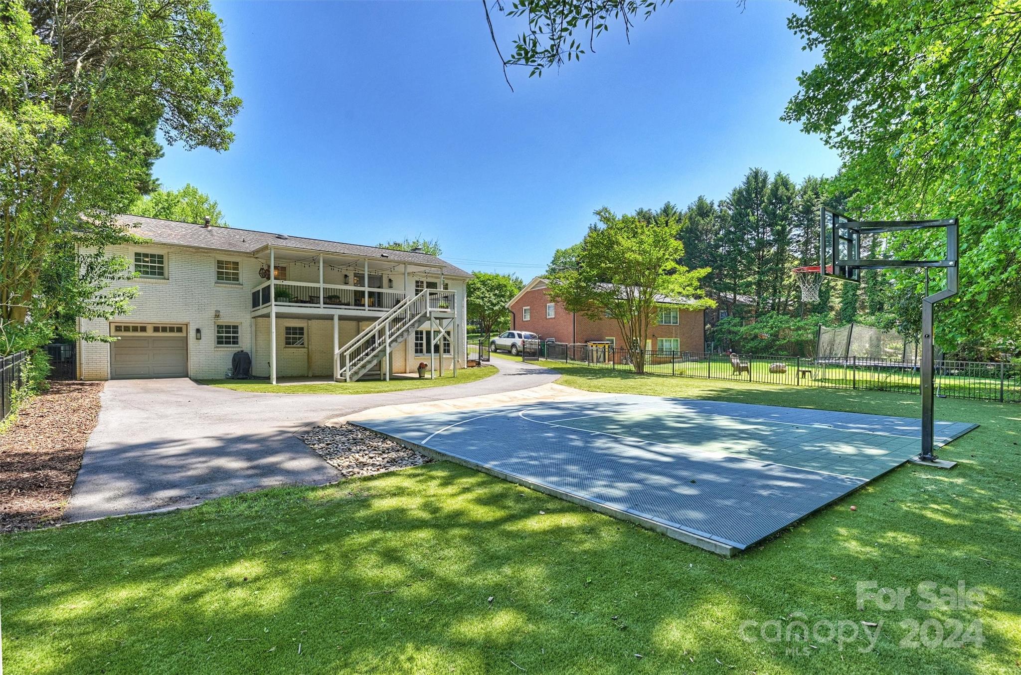 940 Heather Lane