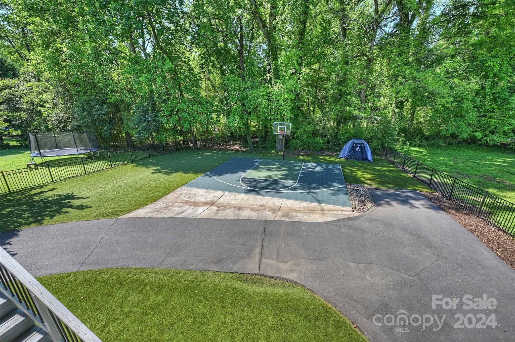 940 Heather Lane