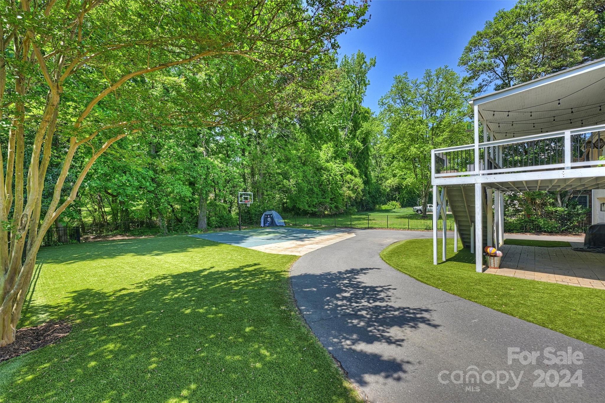 940 Heather Lane