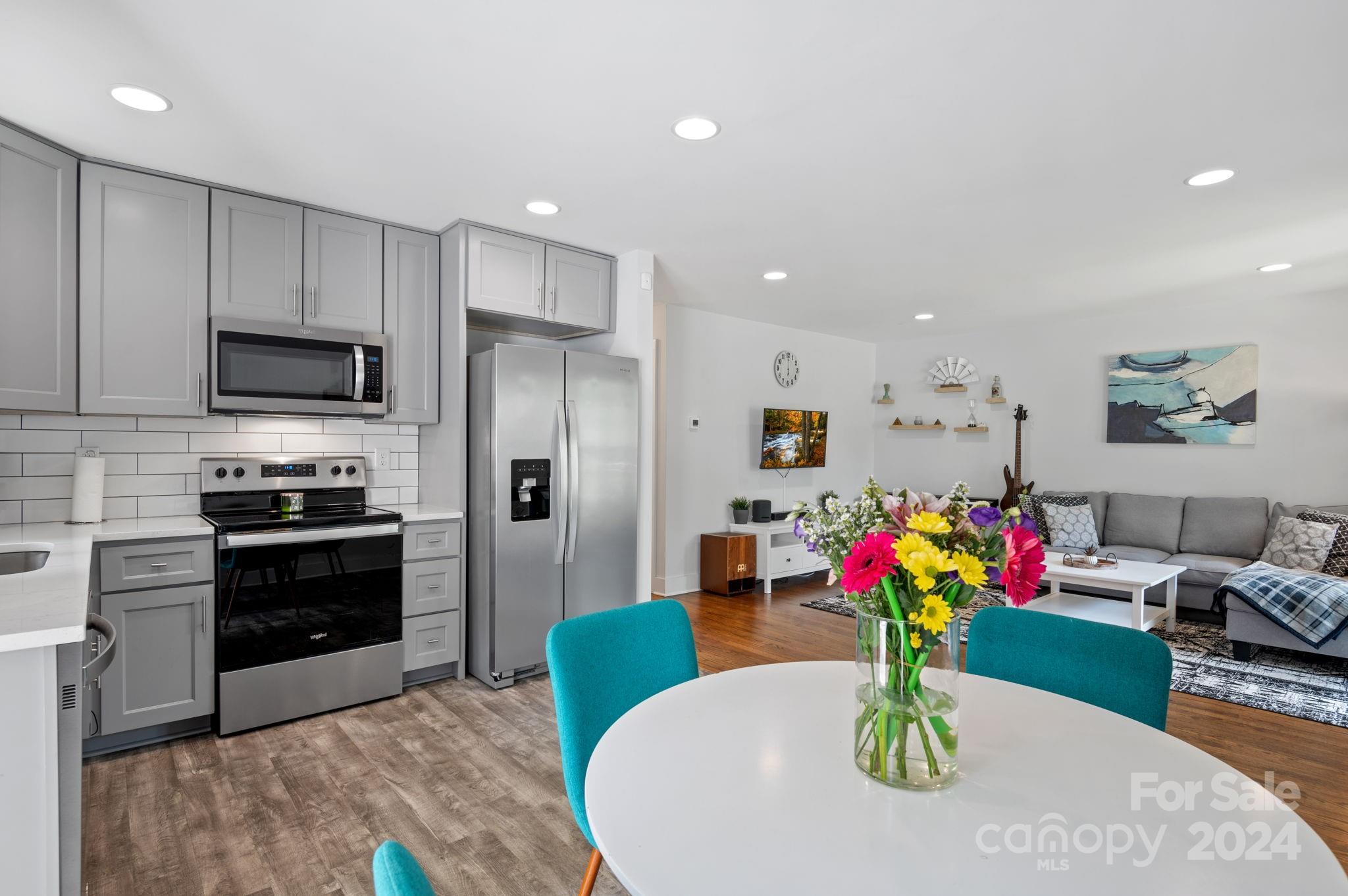 1901 Herrin Avenue