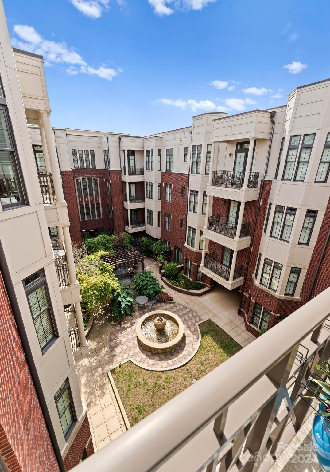 2810 Selwyn Avenue Unit: 422
