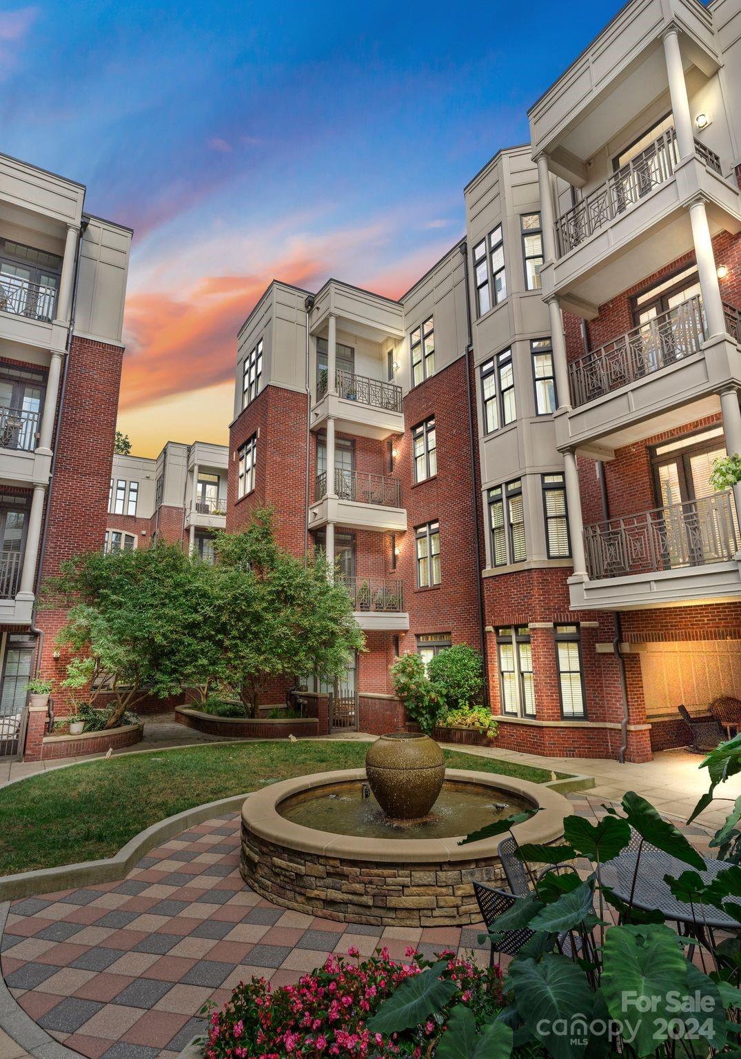 2810 Selwyn Avenue Unit: 422