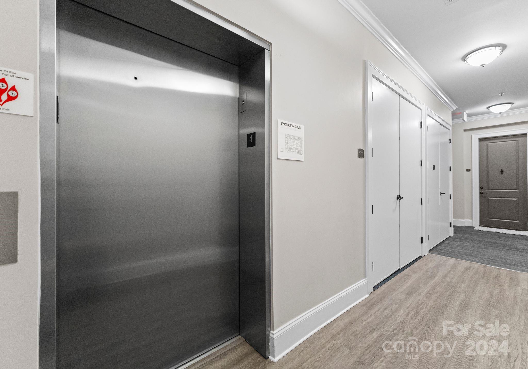 2810 Selwyn Avenue Unit: 422
