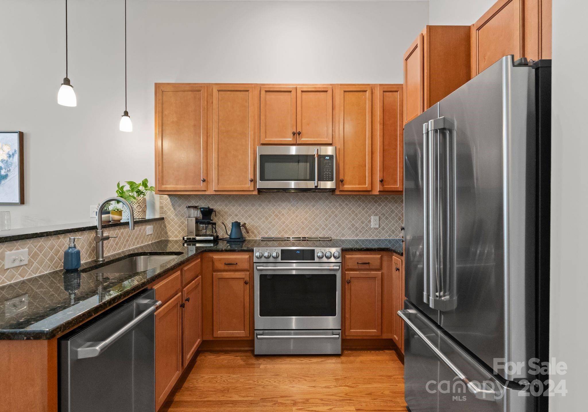 2810 Selwyn Avenue Unit: 422