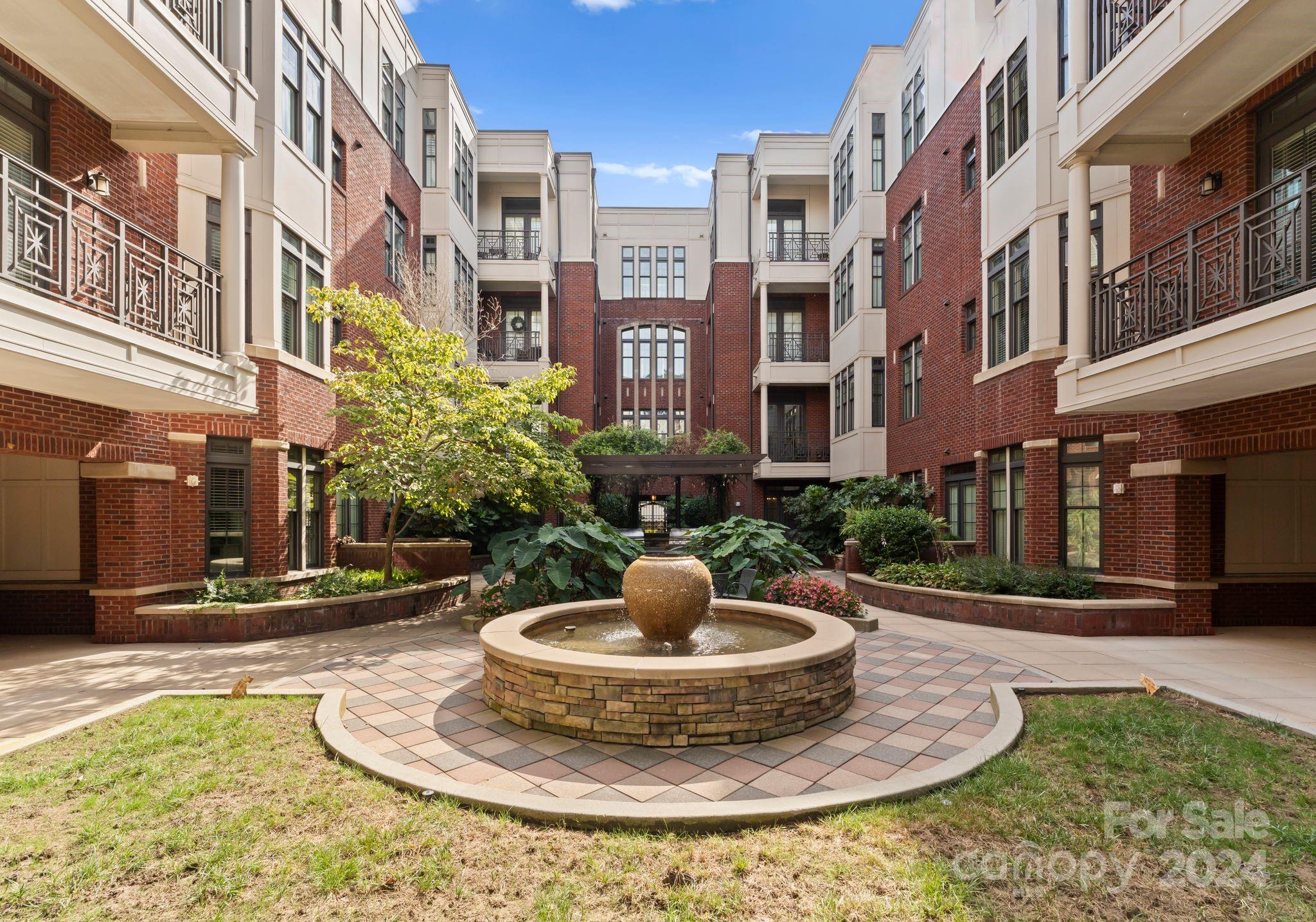 2810 Selwyn Avenue Unit: 422