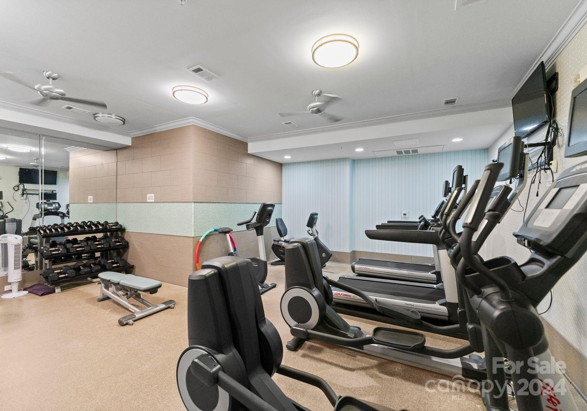 2810 Selwyn Avenue Unit: 422