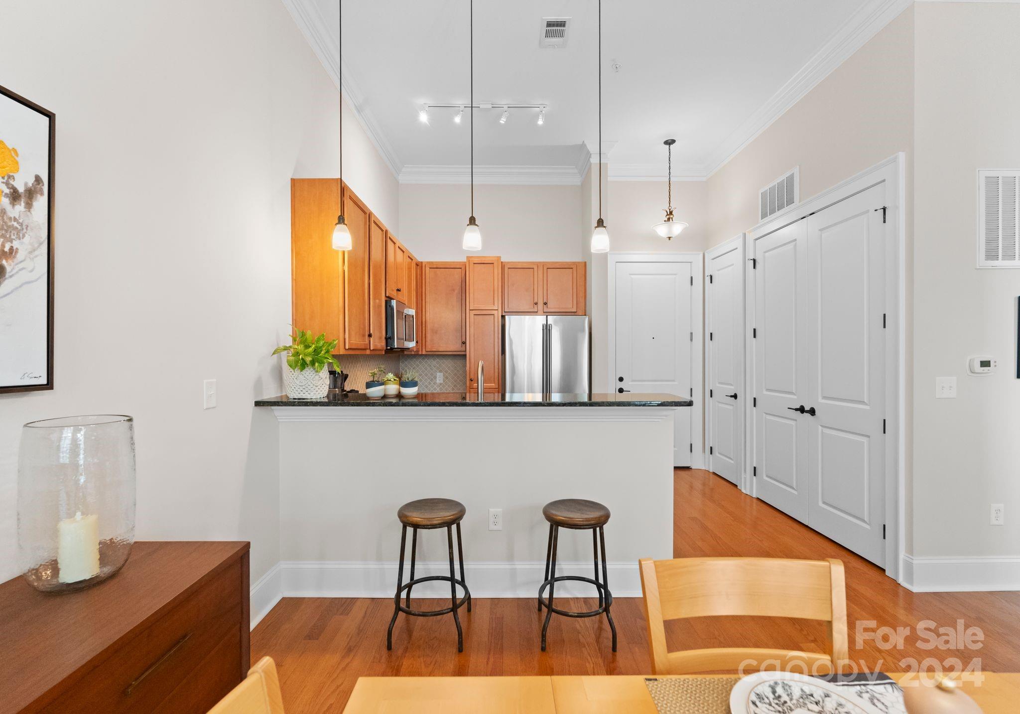 2810 Selwyn Avenue Unit: 422